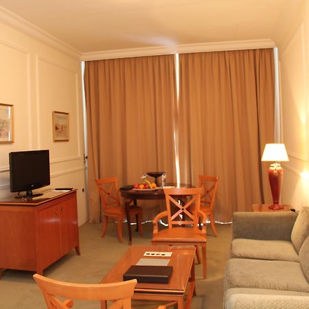 Napoleon Hotel Бейрут Екстериор снимка