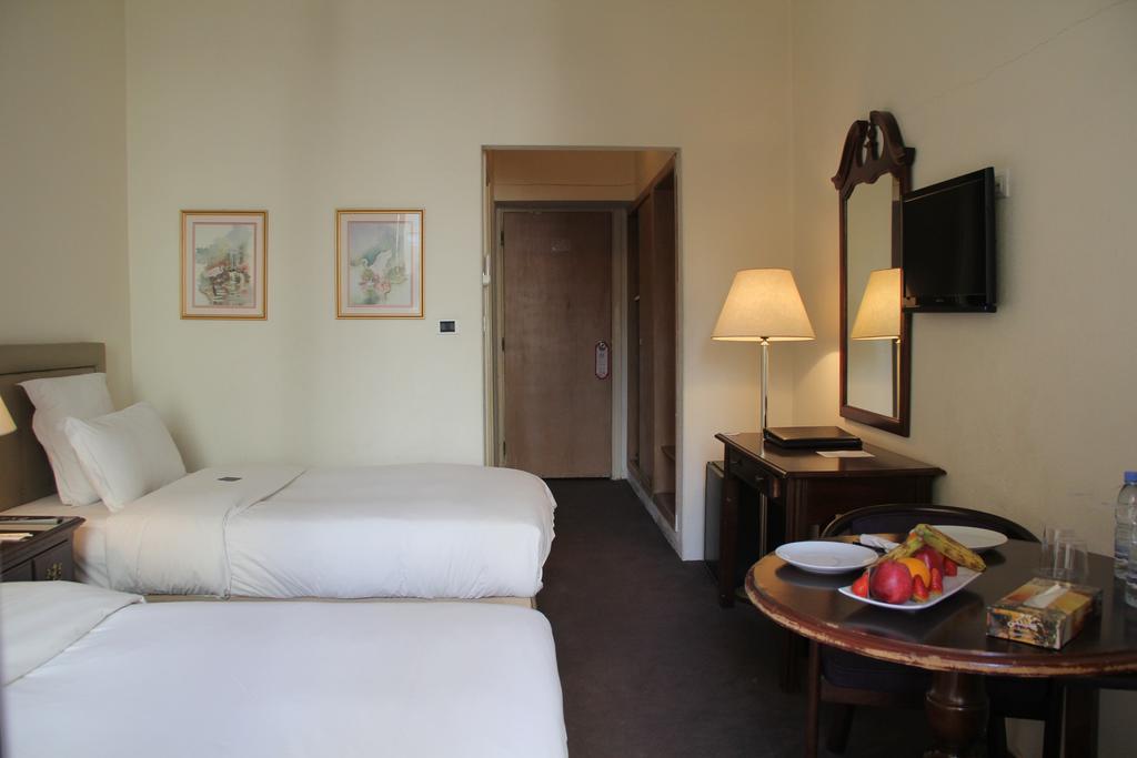 Napoleon Hotel Бейрут Екстериор снимка