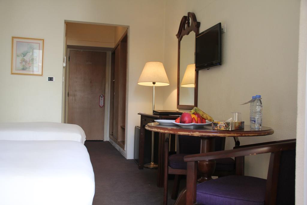 Napoleon Hotel Бейрут Екстериор снимка